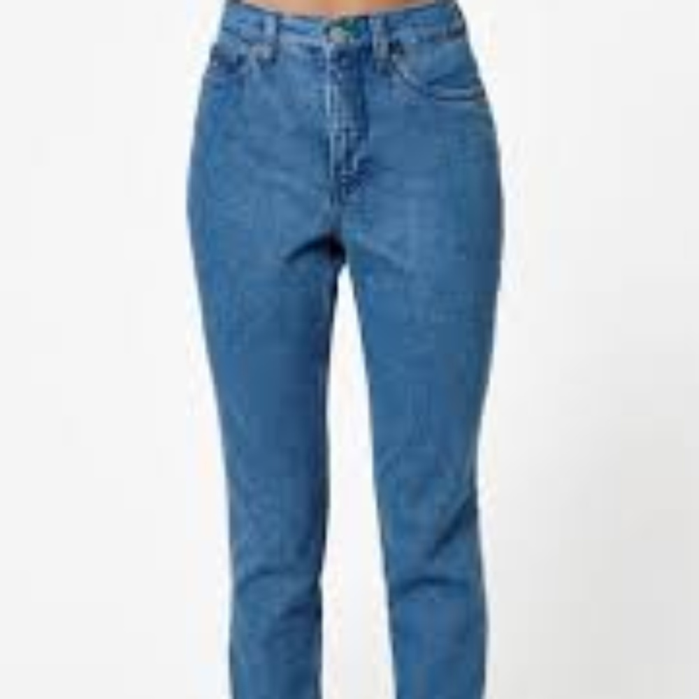 high waisted Mom Jeans